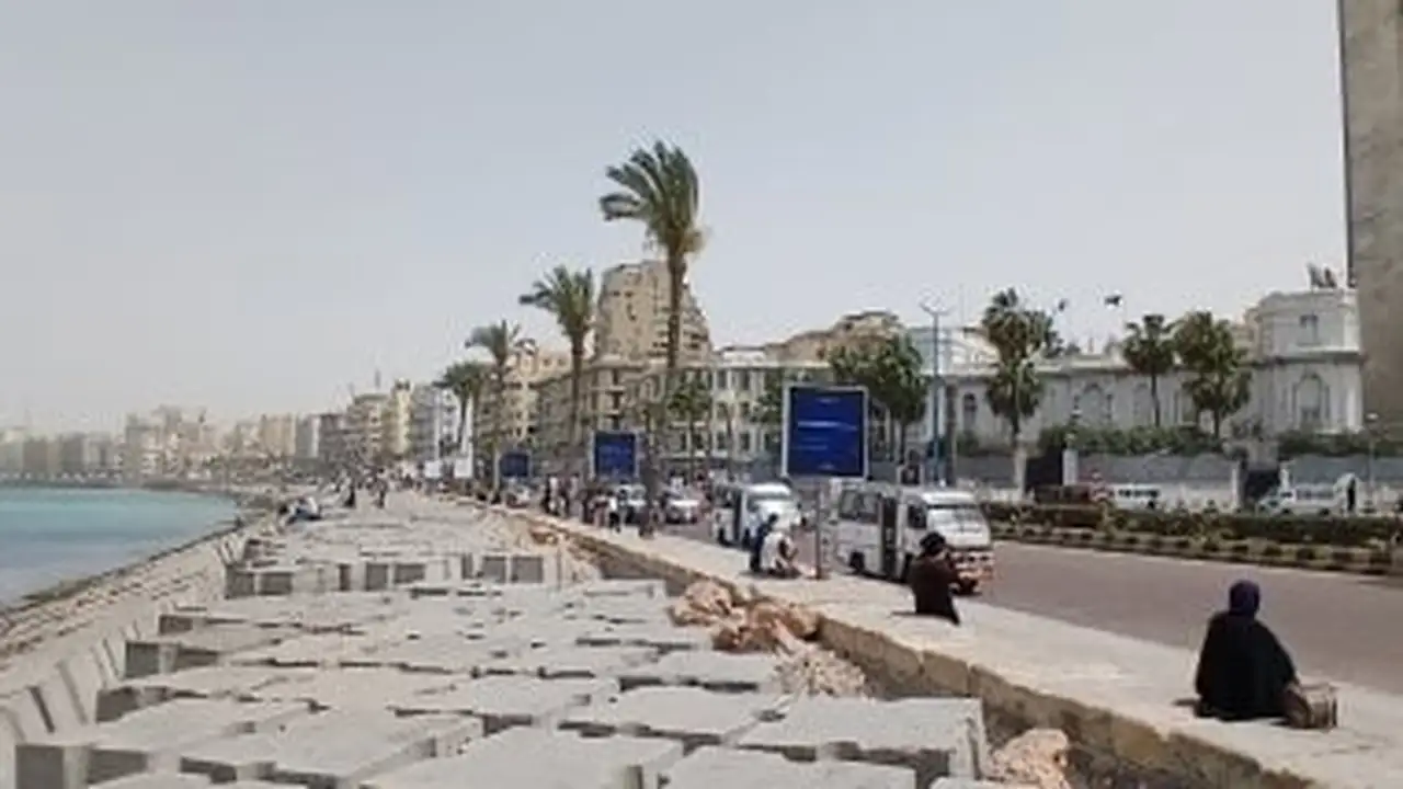 نشاط الرياح والأتربة يضرب الإسكندرية وسط تحذيرات من ارتفاع درجات الحرارة المرتقب